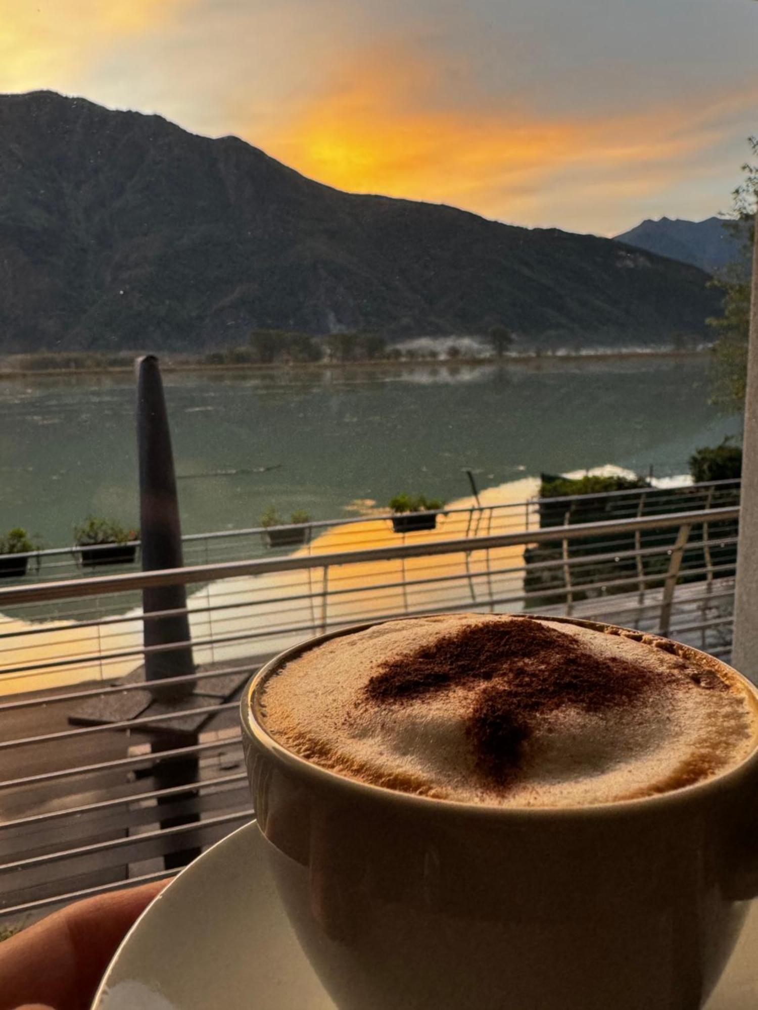 Adeline Bed & Breakfast Dascio Bagian luar foto